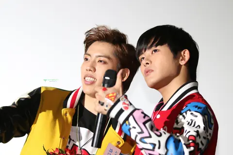 인피니트 사진