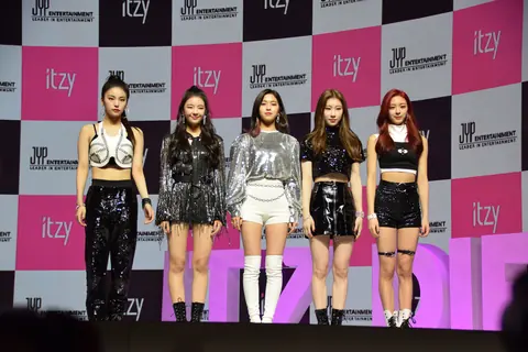 ITZY 사진