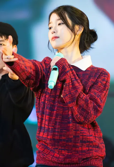 아이유 사진