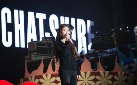 아이유 사진