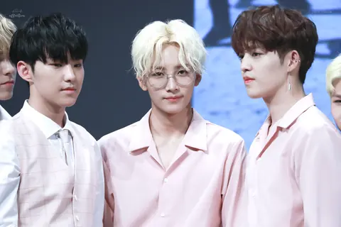 세븐틴 사진