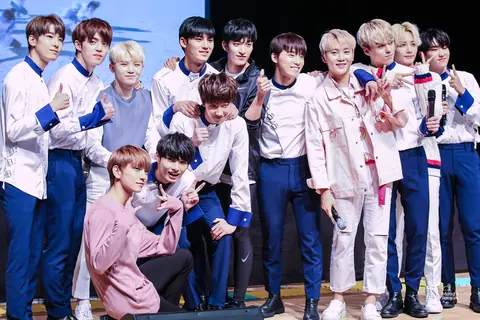 세븐틴 사진