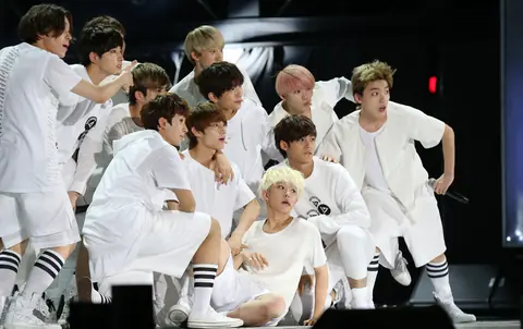 세븐틴 사진