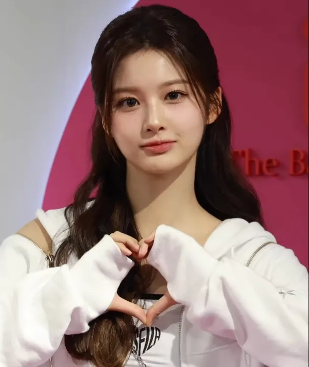 설윤 사진