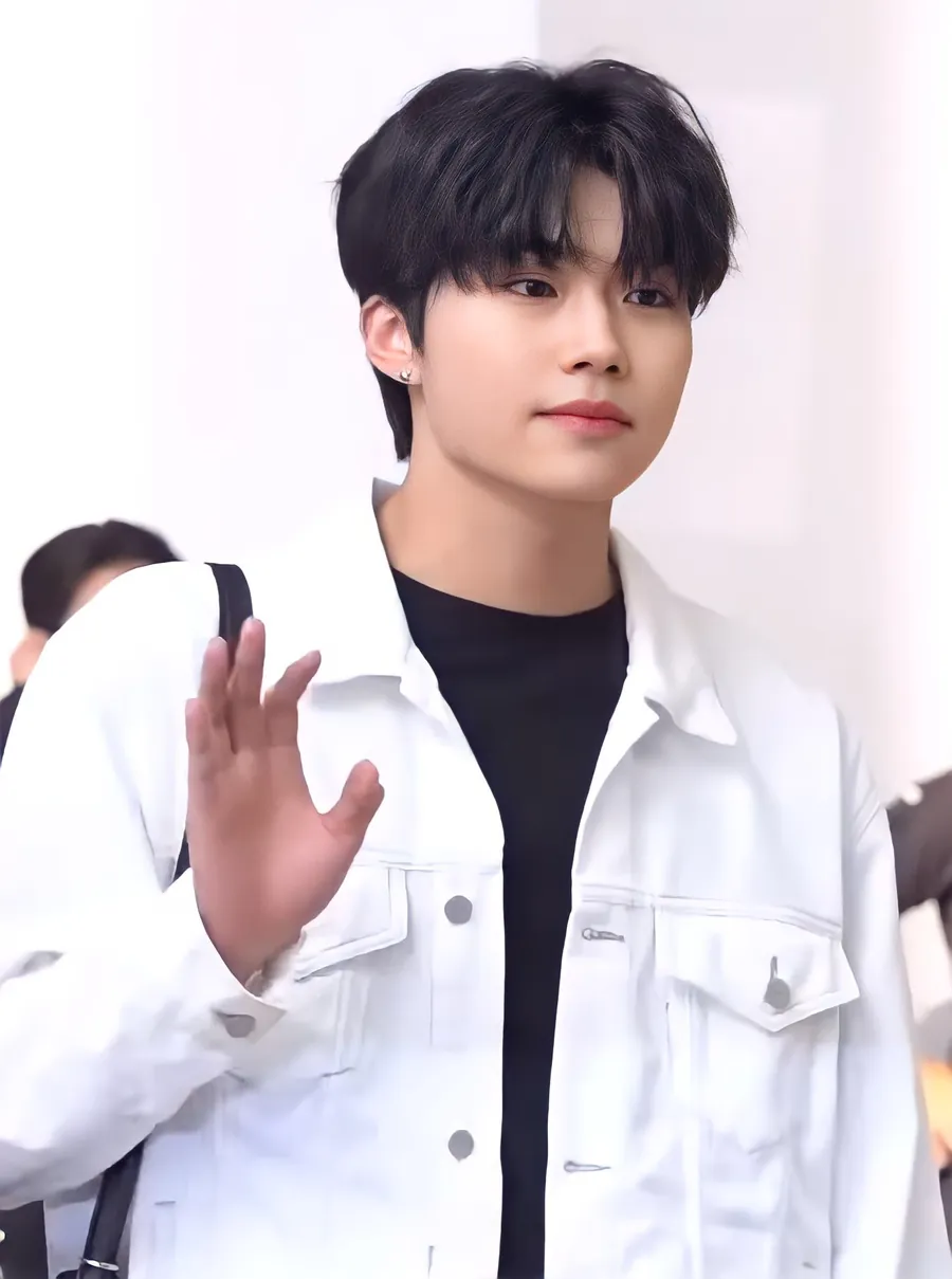 박건욱 사진