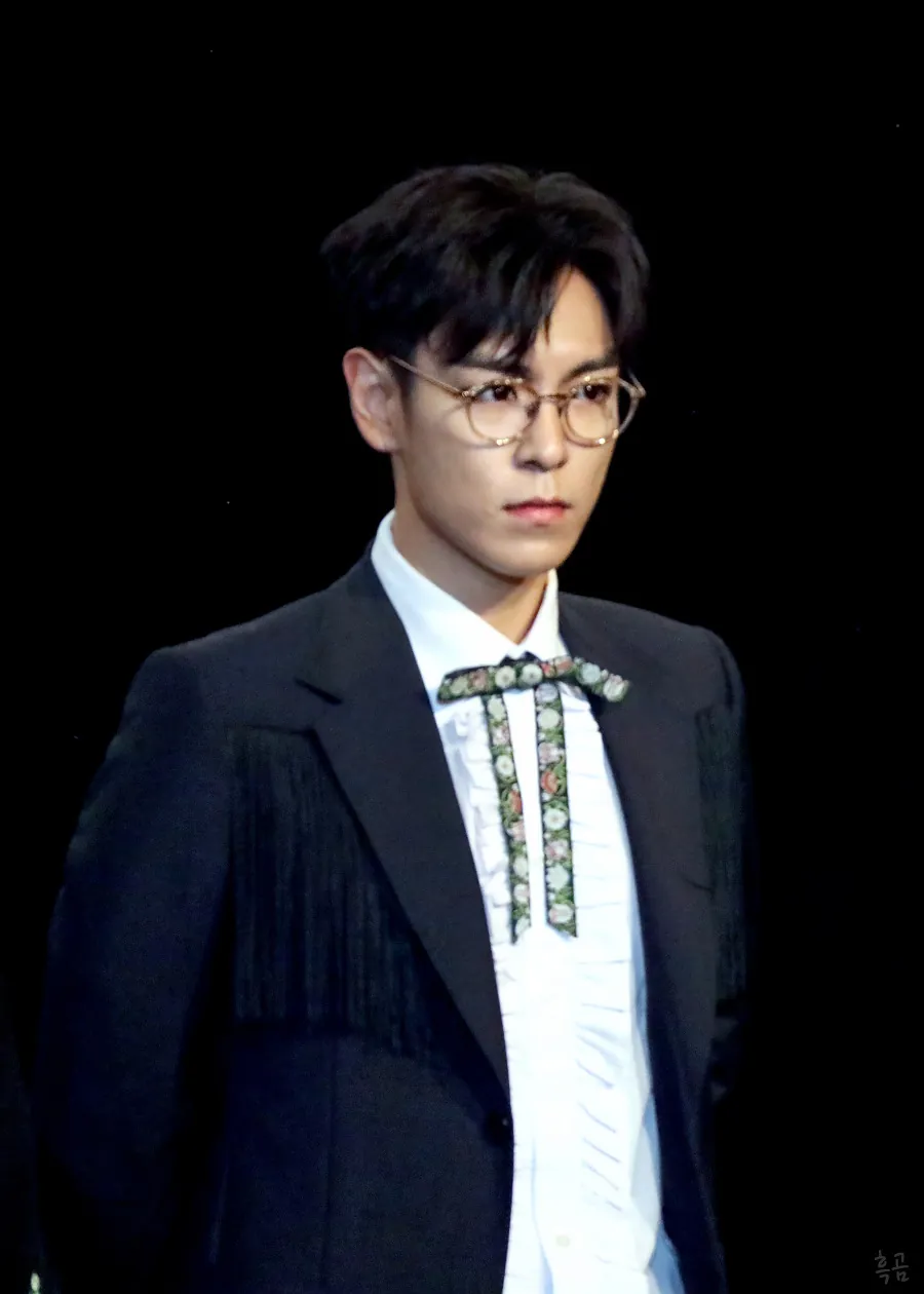 T.O.P 사진