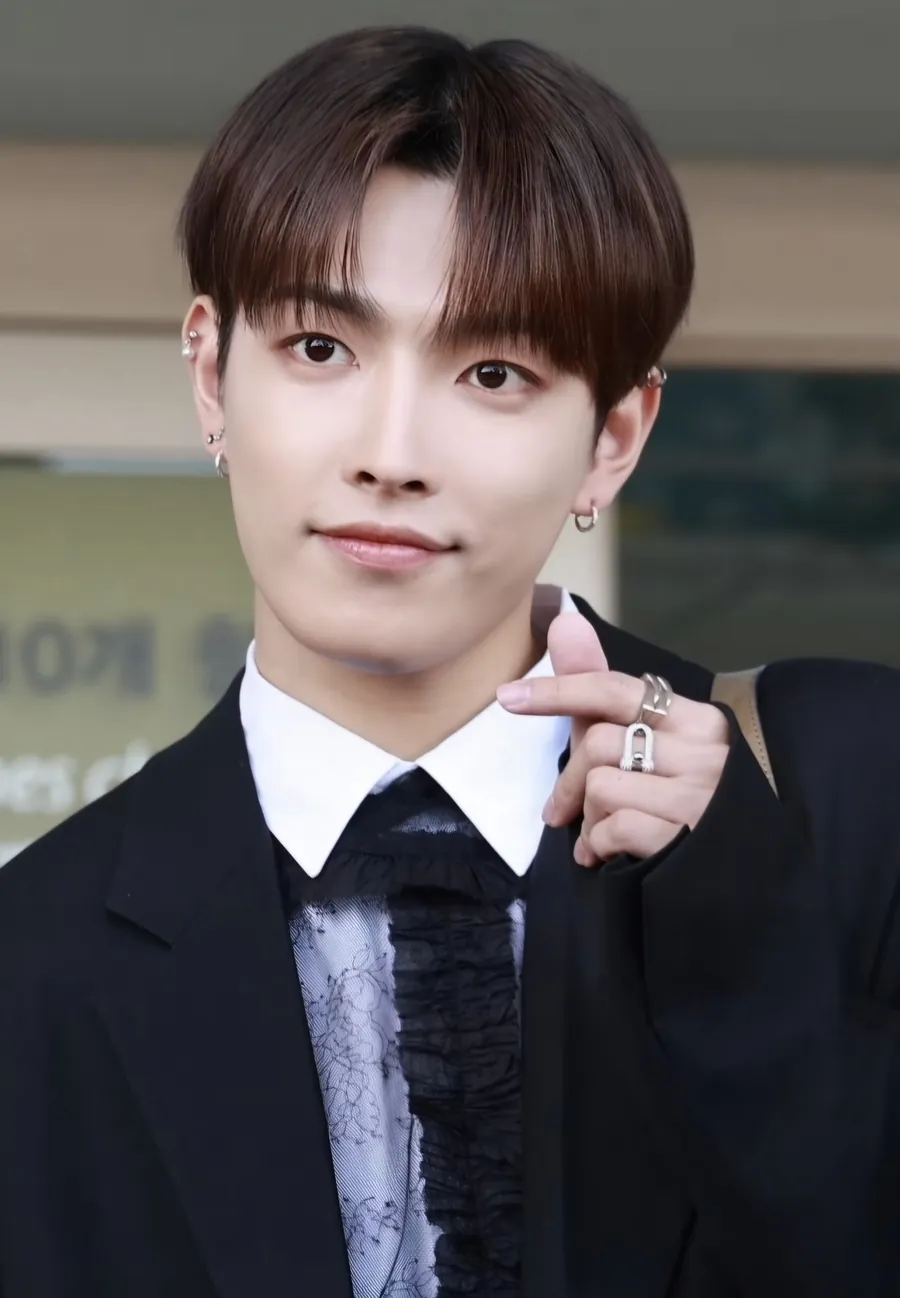 김홍중 사진