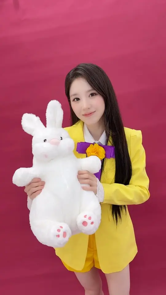 빨주노초 더 진하게 Be okay? 🐰🩷