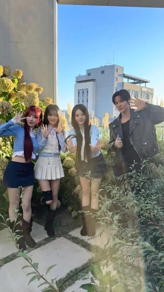 앤킴님과 함께 앞으로 달려나가🏃🏃🏃🏃 @DAILYDIRECTION_official
