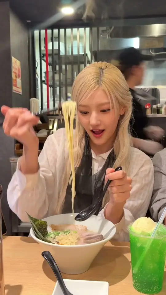 🥪🍱🍜🍓#KISSOFLIFE