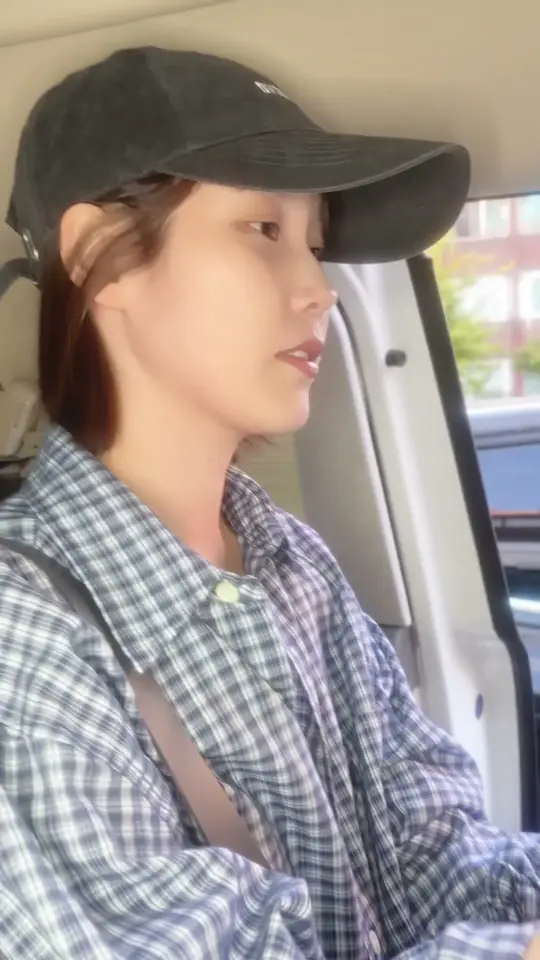 이제 진짜로 갑자기 문을 열어보겠음😮