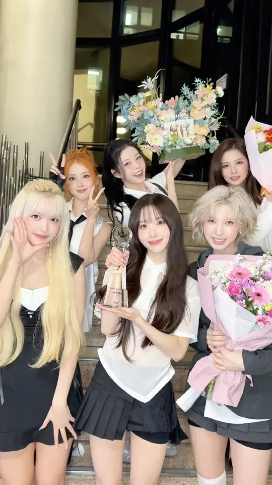 🄛 🄞 🄥 🄔 ♡ BirthdayWish1stwin NMIXX 엔믹스 Strange_Muse 긴소원_BirthdayWish